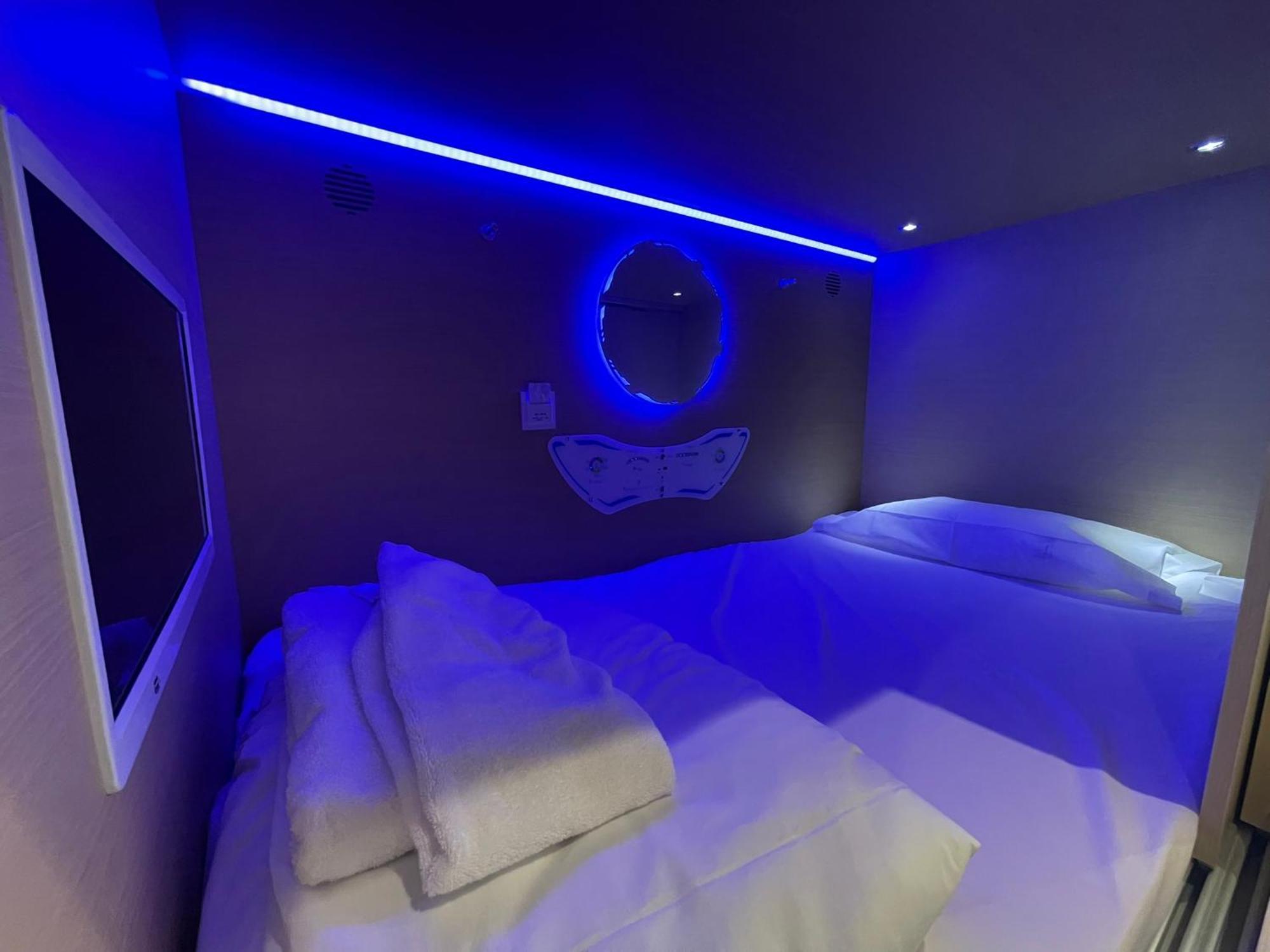 Urban Cube Hostel Sevilla Экстерьер фото