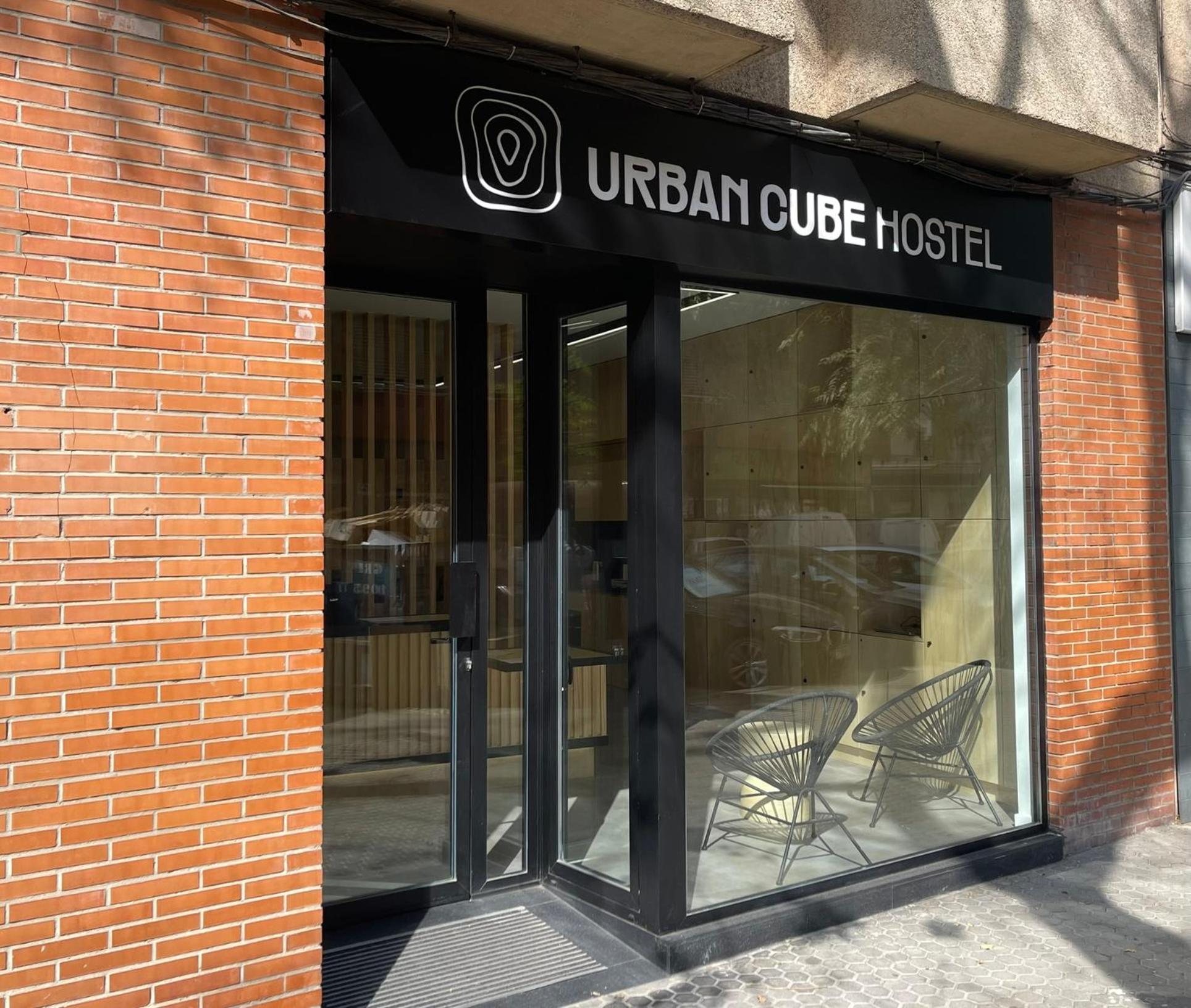 Urban Cube Hostel Sevilla Экстерьер фото